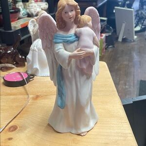 Vintage. Homeco Angel Figurine with Child